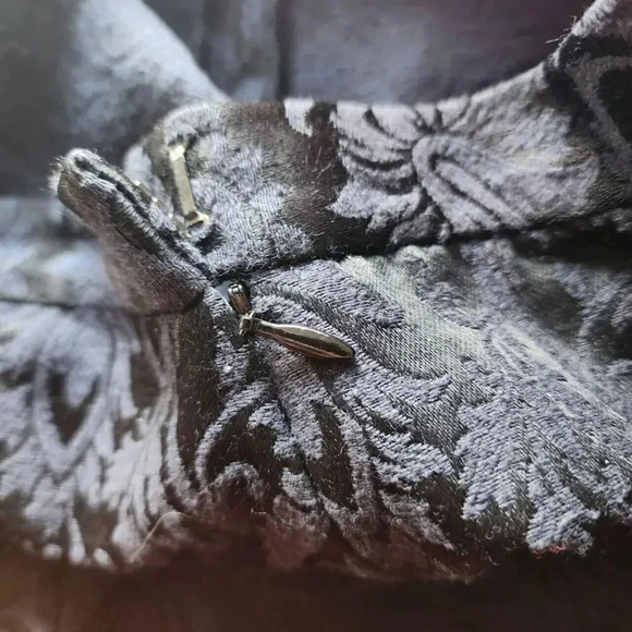 Charles Nolan Short Skirt Womens Size 8 Navy Embossed Floral Pleated Side Zipper - Picture 6 of 7